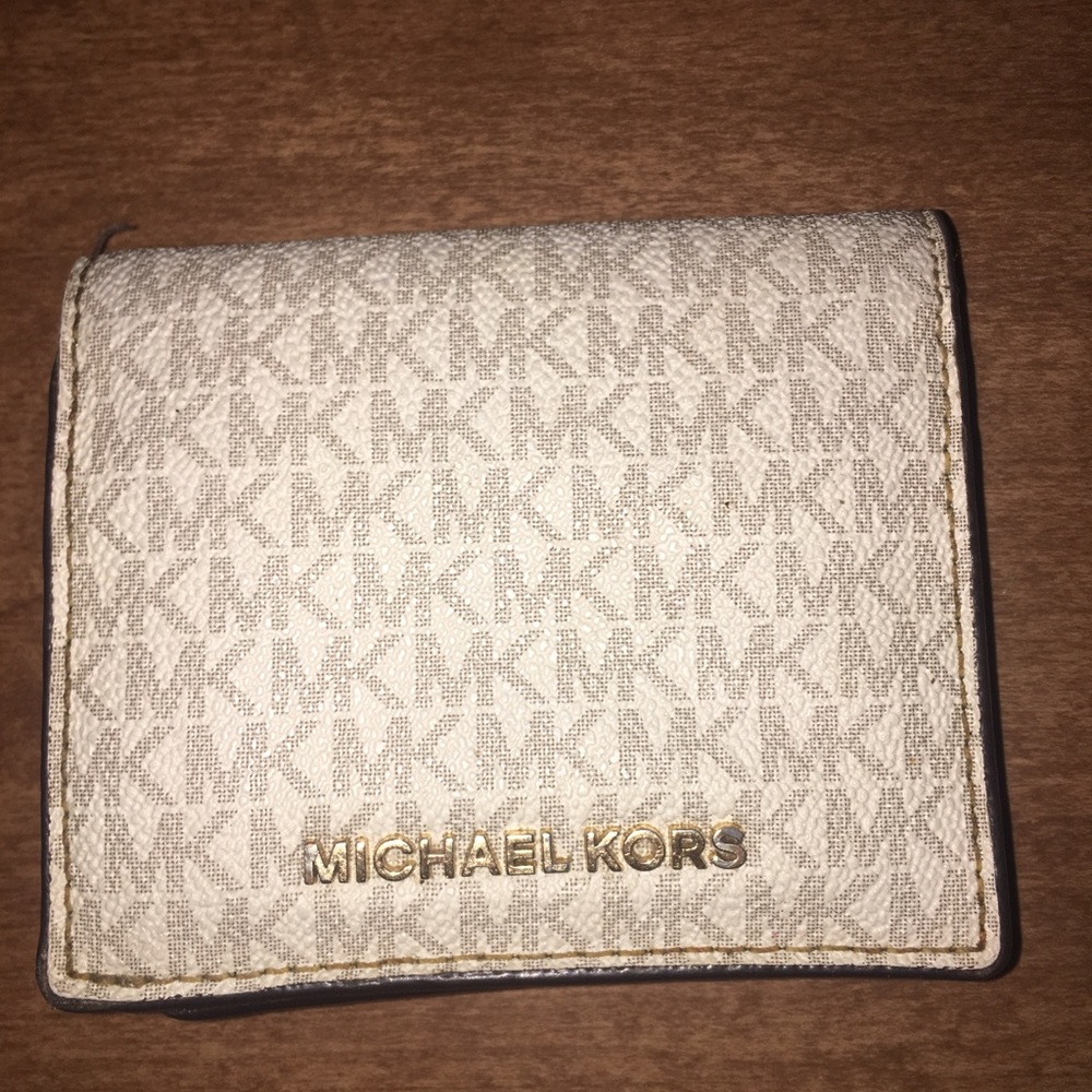 Real mk wallet MAKE OFFER CLOSET CLEAR OUT MUST GO
